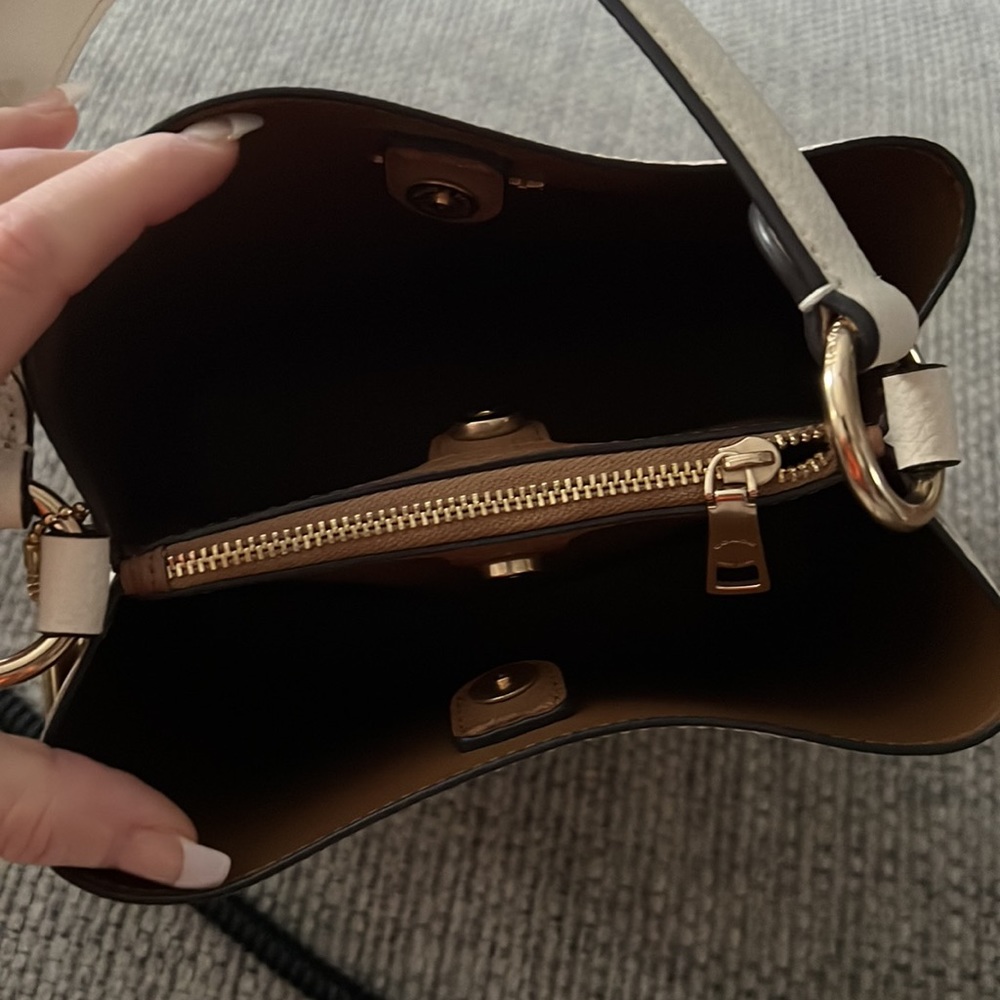 Authentic Coach - image 6